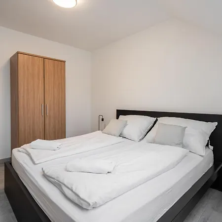 Apartment D16 - Gozsdu Garden - Location By Bqa