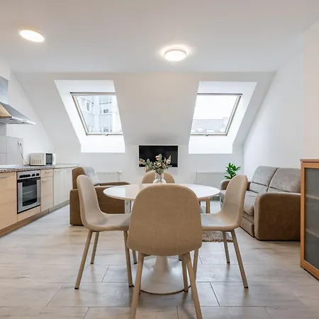 Apartment D16 - Gozsdu Garden - Location By Bqa Budapest