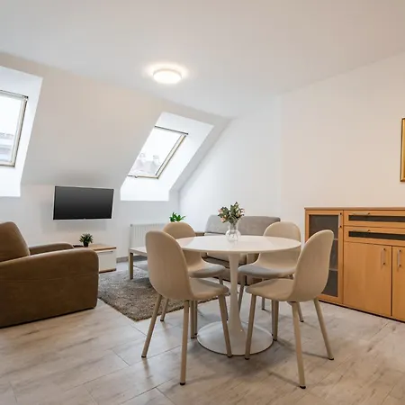 D16 - Gozsdu Garden - Location By Bqa Apartment *