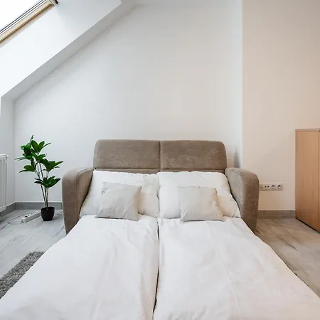 D16 - Gozsdu Garden - Location By Bqa Appartement