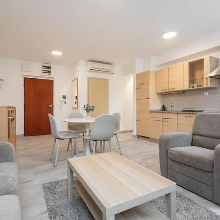 D16 - Gozsdu Garden - Location By Bqa Apartment *
